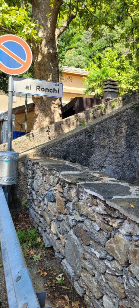 Sentier du voyageur vers Dervio