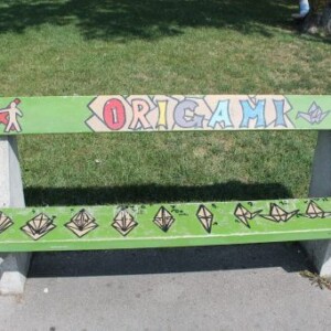 banc décorée dans le parc varosliget à Budapest