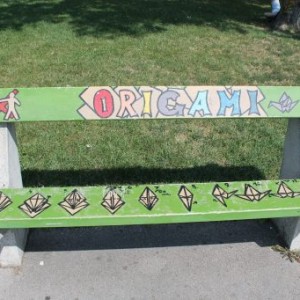 banc décorée dans le parc varosliget à Budapest