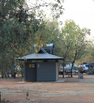 Douche et toilettes du windjana gorge camping en Australie
