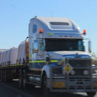 Road train sur les routes Australiennes