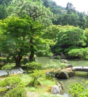 Temple Ginkaku-ji ou Pavillon d'argent vue sur le jardin
