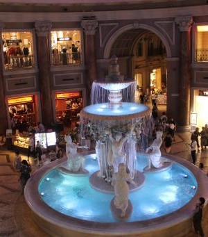 fontaine du Venus Fort à Odaiba
