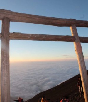 tori pour la voie desendante du mont Fuji