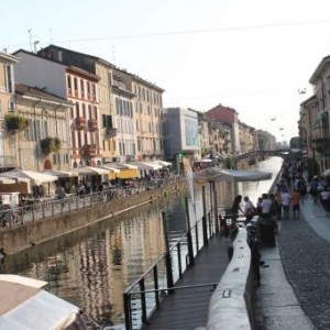 Canal dans le quartier Navigli à Milan