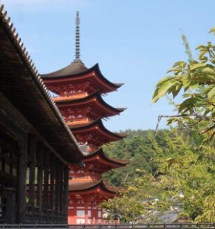 pagode derrière le sanctuaire