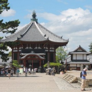 sur le site du temple Kofukuji à Nara